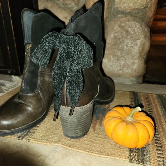 Womens boots - Picture 2 of 6